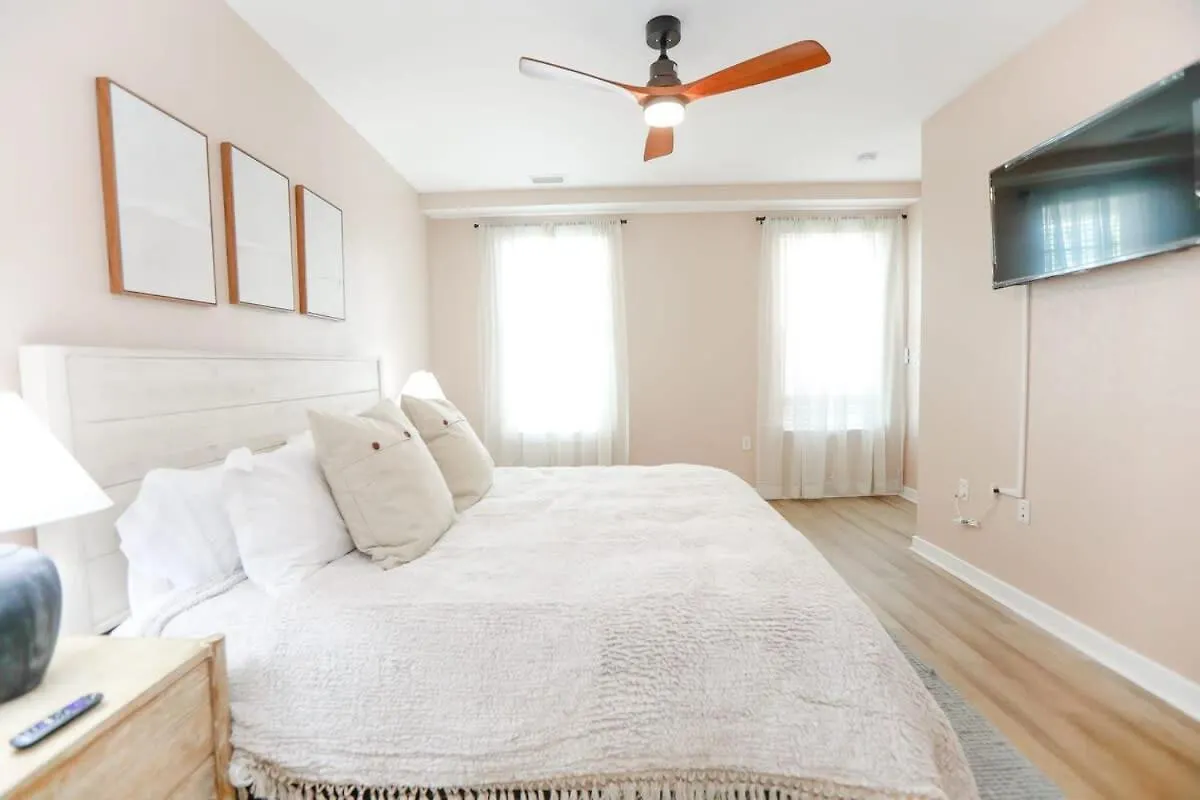 Sojourn Sanctuary Seaside Escape 3 Br Apartment Virginia Beach